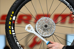 KASET ANAHTARI 1670 / 2BI - 617235 - Thumbnail